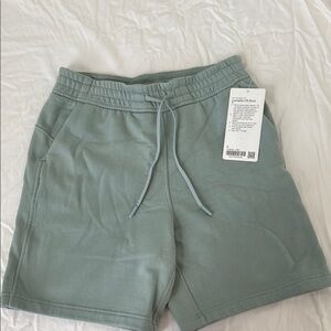 lululemon athletica High Waist Shorts - Sage Green